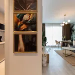 Stunning 1br In North District *
