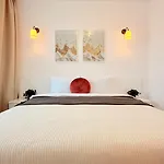 Stunning 1br In North District Bucarest