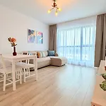 Stunning 1br In North District *