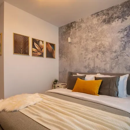 Stunning 1br Retreat In North District