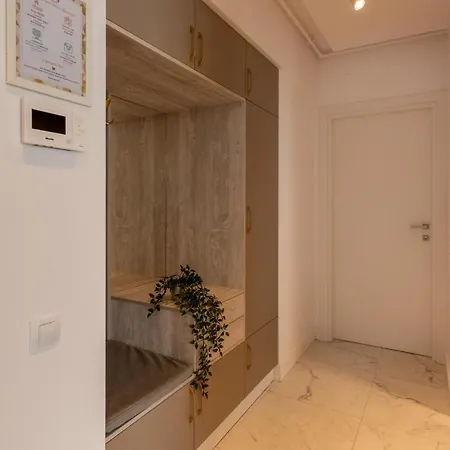 Stunning 1br Retreat In North District