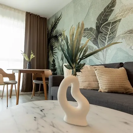 Apartament Stunning 1br Retreat In North District