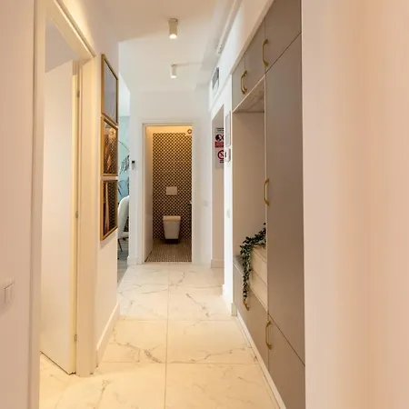 Stunning 1br Retreat In North District