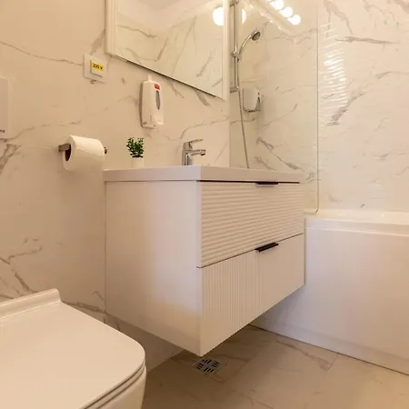 Stunning 1br In North District