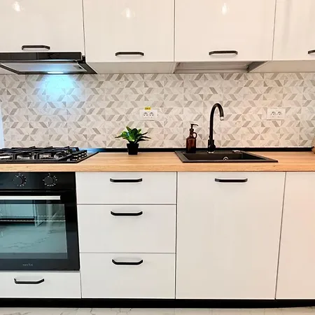 Stunning 1br In North District *