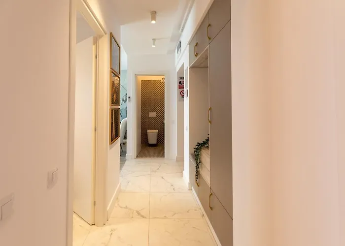 Stunning 1br Retreat In North District