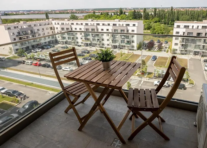 Stunning 1br Retreat In North District Apartament