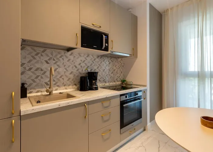 Apartament Stunning 1br Retreat In North District