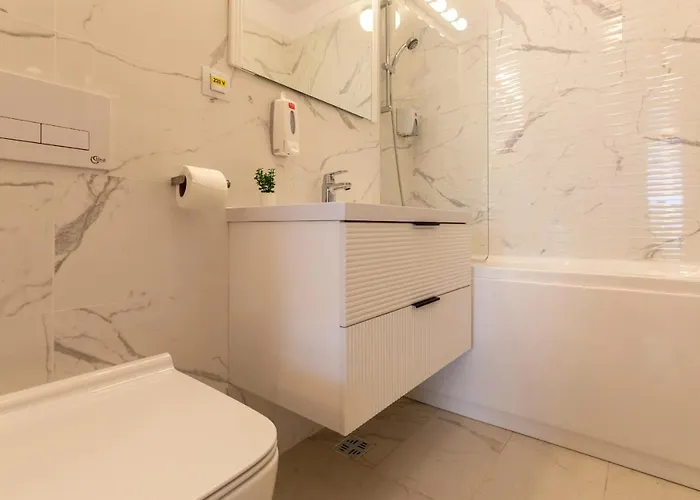 Stunning 1br Retreat In North District