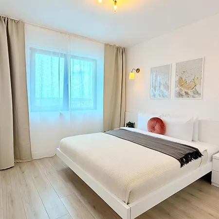 Stunning 1br In North District Apartment *
