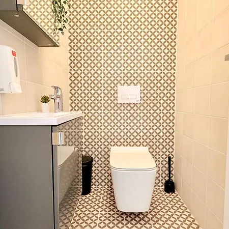 Stunning 1br In North District