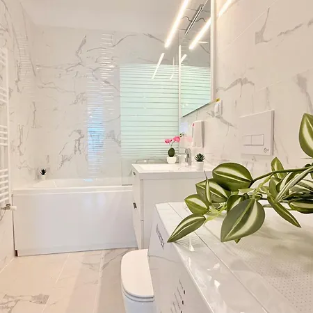 Stunning 1br In North District