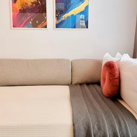 Stunning 1br In North District Apartment *