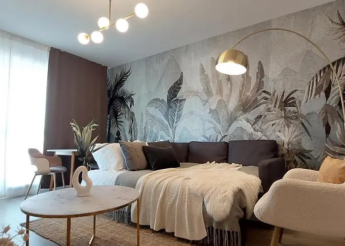 Stunning 1br Retreat In North District *